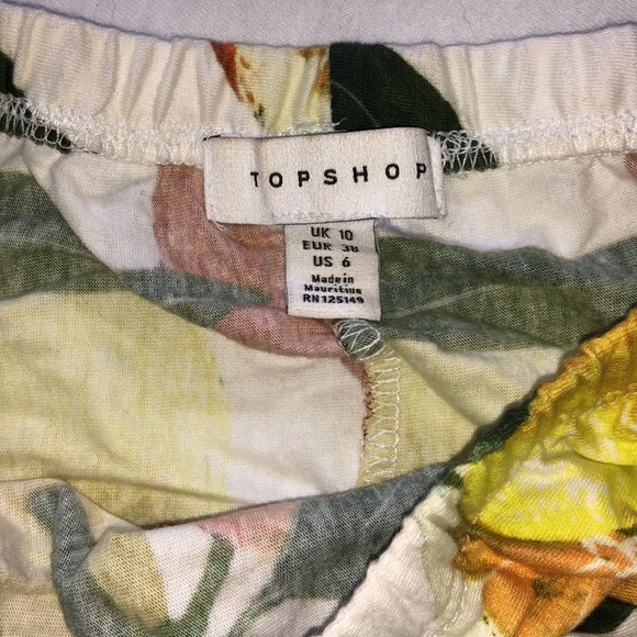 Fruit filled Crop Top - Picture 4 of 4